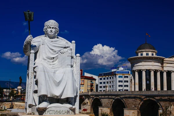 Skopje Macedonia Del Norte Julio 2018 Monumento Emperador Romano Justiniano —  Fotos de Stock