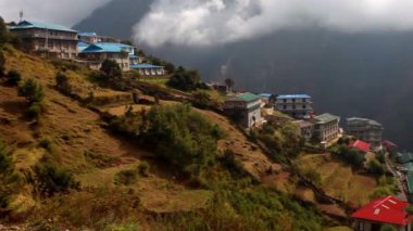 Namche Çarşısı, Everest Ana Kampı, Nepal yolunda.