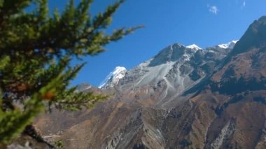 Nepal 'deki Everest Ana Kampı' na giden inanılmaz dağlar.
