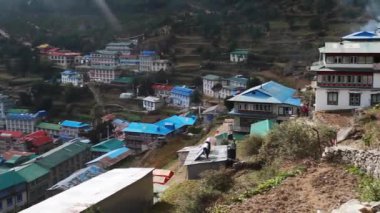 Namche Çarşısı, Everest Ana Kampı, Nepal yolunda.