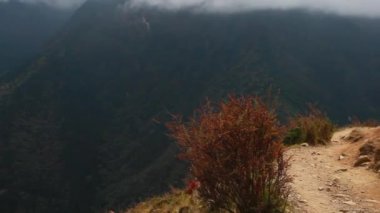 Nepal 'deki Everest Ana Kampı' na giden inanılmaz dağlar.