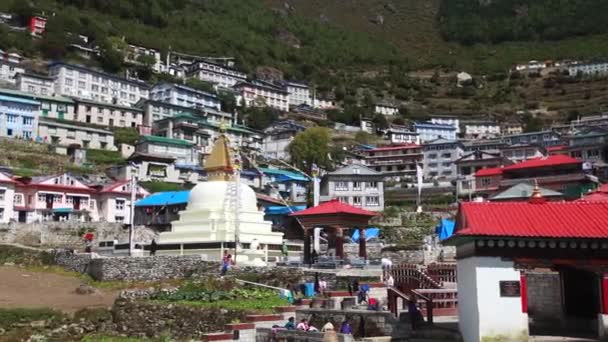 Namche Bazaar镇 前往尼泊尔珠穆朗玛峰基地营地 — 图库视频影像