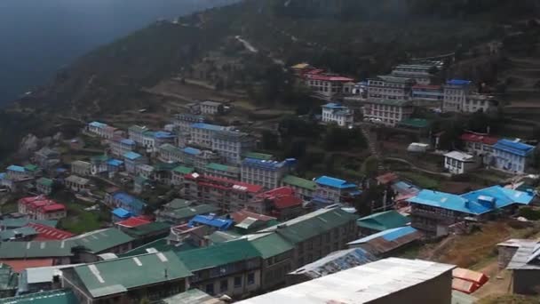 Namche Bazaar镇 前往尼泊尔珠穆朗玛峰基地营地 — 图库视频影像