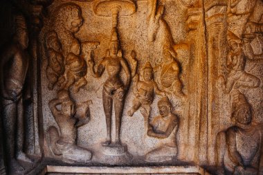 Mamallapuram, Tamilnadu - Hindistan - 20 Ocak 2015: Mamallapuram 'da Ganj' dan Kaya oymacılığı Descent