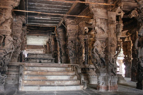 Kanchipuram India Jan Indian Tourists Explore Ancinet Temples Tamil Nadu — Stock Photo, Image