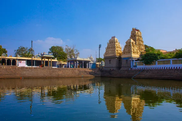 Kanchipuram India Jan Indian Tourists Explore Ancinet Temples Tamil Nadu — Stock Photo, Image