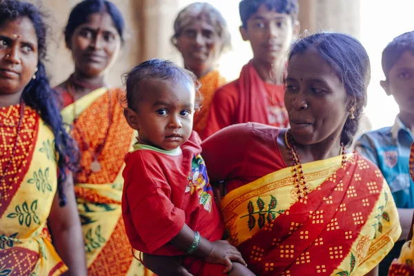 Mahabalipuram Tamil Nadu Índia Janeiro 2015 Turista Pessoas Frente Penitência — Fotografia de Stock