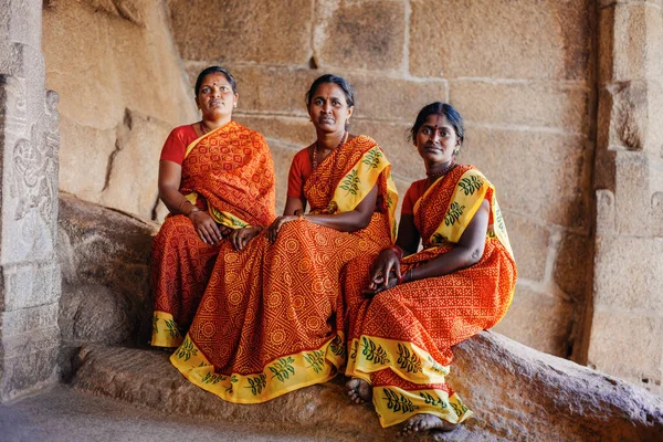 Mahabalipuram Tamil Nadu India Enero 2015 Turista Gente Frente Penitencia —  Fotos de Stock