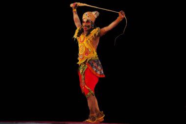 MAM PURAM, TAMIL NADU, INDIA-JANUARY 22: Hint dansçılar 22 Ocak 2013 'te Hint Mamallapuram, Hindistan' da geleneksel dans festivali düzenledi.