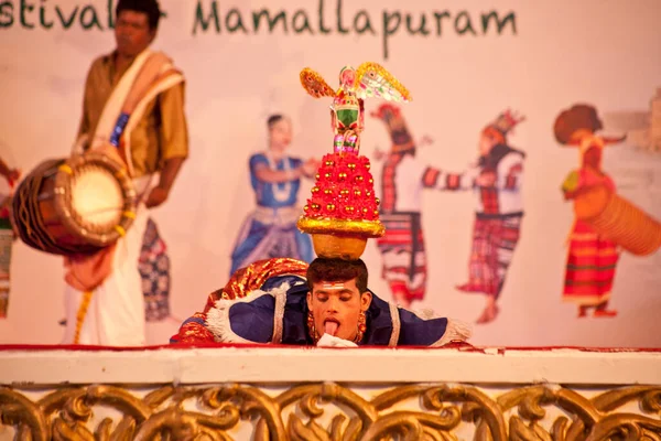 Mamallapuram Tamil Nadu Índia Janeiro Dançarina Indiana Realiza Festival Danças — Fotografia de Stock