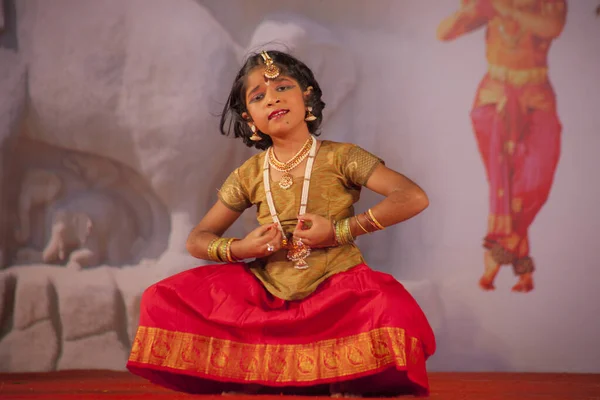 Mamallapuram Tamil Nadu India Januari Indiase Dansers Voeren Traditionele Zuid — Stockfoto