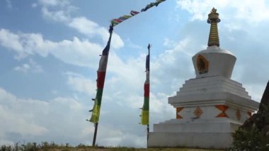 Himalaya dağlarındaki budist salağı Everest Ana Kampı 'na gidiyor.