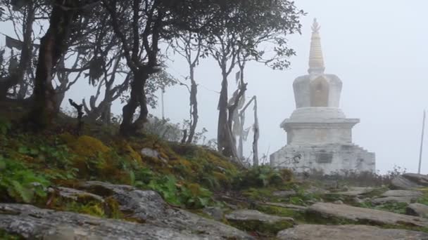 Buddhistická Stúpa Himálajských Horách Cestě Základního Tábora Everest — Stock video