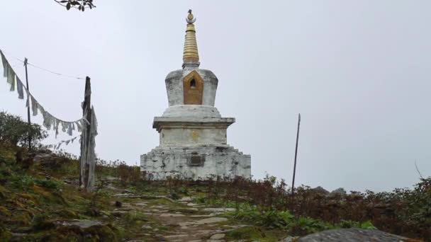 Buddhistická Stúpa Himálajských Horách Cestě Základního Tábora Everest — Stock video