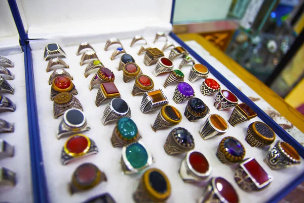 Anillos Colores Mercado Las Joyas —  Fotos de Stock