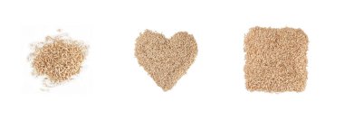 Esmer pirinç beyaz arka planda izole edilmiş.