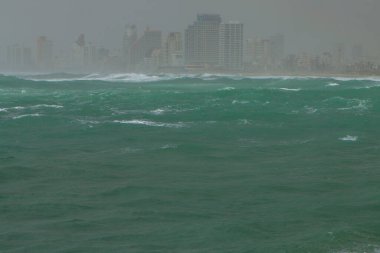 Eski şehrin modern Tel Aviv manzarası
