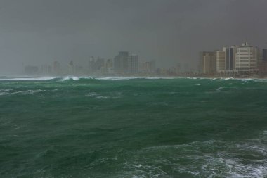 Eski şehrin modern Tel Aviv manzarası
