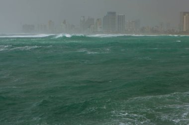 Eski şehrin modern Tel Aviv manzarası