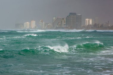 Eski şehrin modern Tel Aviv manzarası