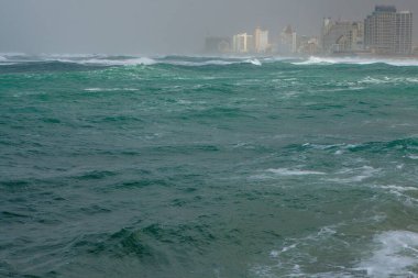 Eski şehrin modern Tel Aviv manzarası