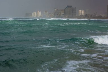 Eski şehrin modern Tel Aviv manzarası