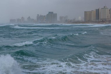 Eski şehrin modern Tel Aviv manzarası