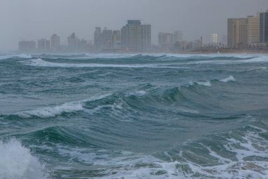Eski şehrin modern Tel Aviv manzarası