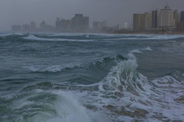 Eski şehrin modern Tel Aviv manzarası