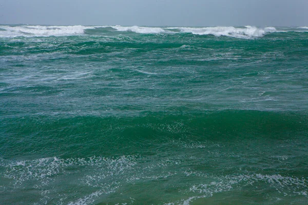 Grande Vague Avec Mousse Mer Eau Turquoise Lumineuse — Photo