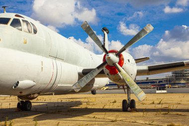 PARIS - Le Bourget Havaalanı - 8 Ekim 2016: Askeri ulaşım Airybus uçağı Astronotlar ve Havacılık Müzesi Le Bourget