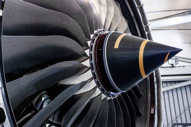 LE BOURget, PARIS, FRANCE - 8 Ekim 2016:: Comonautic and havacılık müzesi Le Bourget, roket ve uydu motorlarının detayları, keşiflerden, Paris