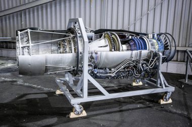 LE BOURget, PARIS, FRANCE - 8 Ekim 2016:: Comonautic and havacılık müzesi Le Bourget, roket ve uydu motorlarının detayları, keşiflerden, Paris