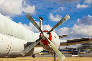 PARIS - Le Bourget Havaalanı - 8 Ekim 2016: Askeri ulaşım Airybus uçağı Astronotlar ve Havacılık Müzesi Le Bourget