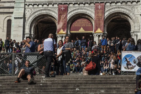 París Francia Octubre Muchos Turistas Cerca Basílica Del Sagrado Corazón — Foto de Stock