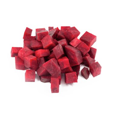 Kırpılmış pancar beyaz arkaplanda izole edildi