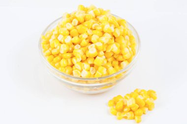 Beyaz arkaplanda izole mısır