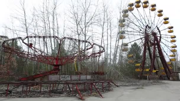 Prupyat Chernobyl Ukraine April 2019 Εγκαταλελειμμένο Καρουζέλ Και Εγκαταλελειμμένο Λούνα — Αρχείο Βίντεο