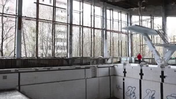 Pripyat Ucrania Noviembre 2018 Rusty Vending Swimming Pool Dead Abandoned — Vídeo de stock