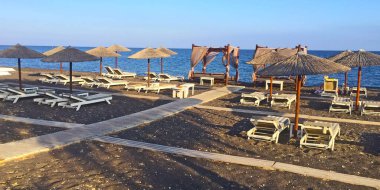 Perissa Baech ve Ege deniz kıyısı, Santorini Adası, Yunanistan