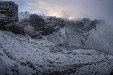 Thorong la Pass 'taki kar dağı sahnesi, Annapurna Koruma Alanı, Nepal