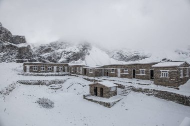 Thorong La Nepal 'deki ana kampı geçti.