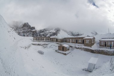 Thorong La, Nepa 'daki ana kampı geç.
