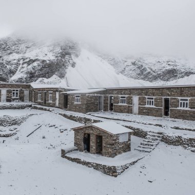 Thorong La, Nepa 'daki ana kampı geç.