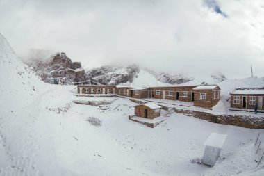 Thorong La, Nepa 'daki ana kampı geç.