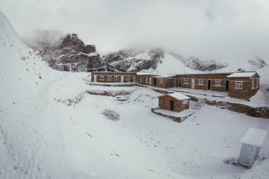 Thorong La, Nepa 'daki ana kampı geç.