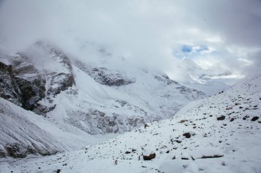 Thorong La Pass yolu, Nepal