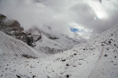 Thorong La Pass yolu, Nepal