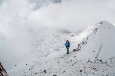 Nepal 'de yürüyüş, Thorong La pass yolu, Annapurna gezisi