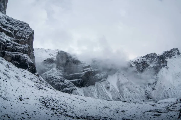Thorong la Pass 'taki kar dağı sahnesi, Annapurna Koruma Alanı, Nepal
